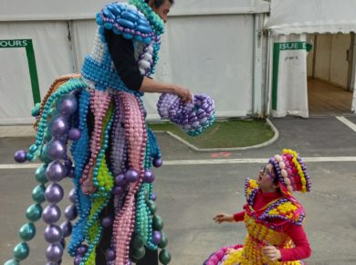 Momo et Amalia Costume Ballons