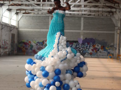 Robe de 2 mètres en ballons